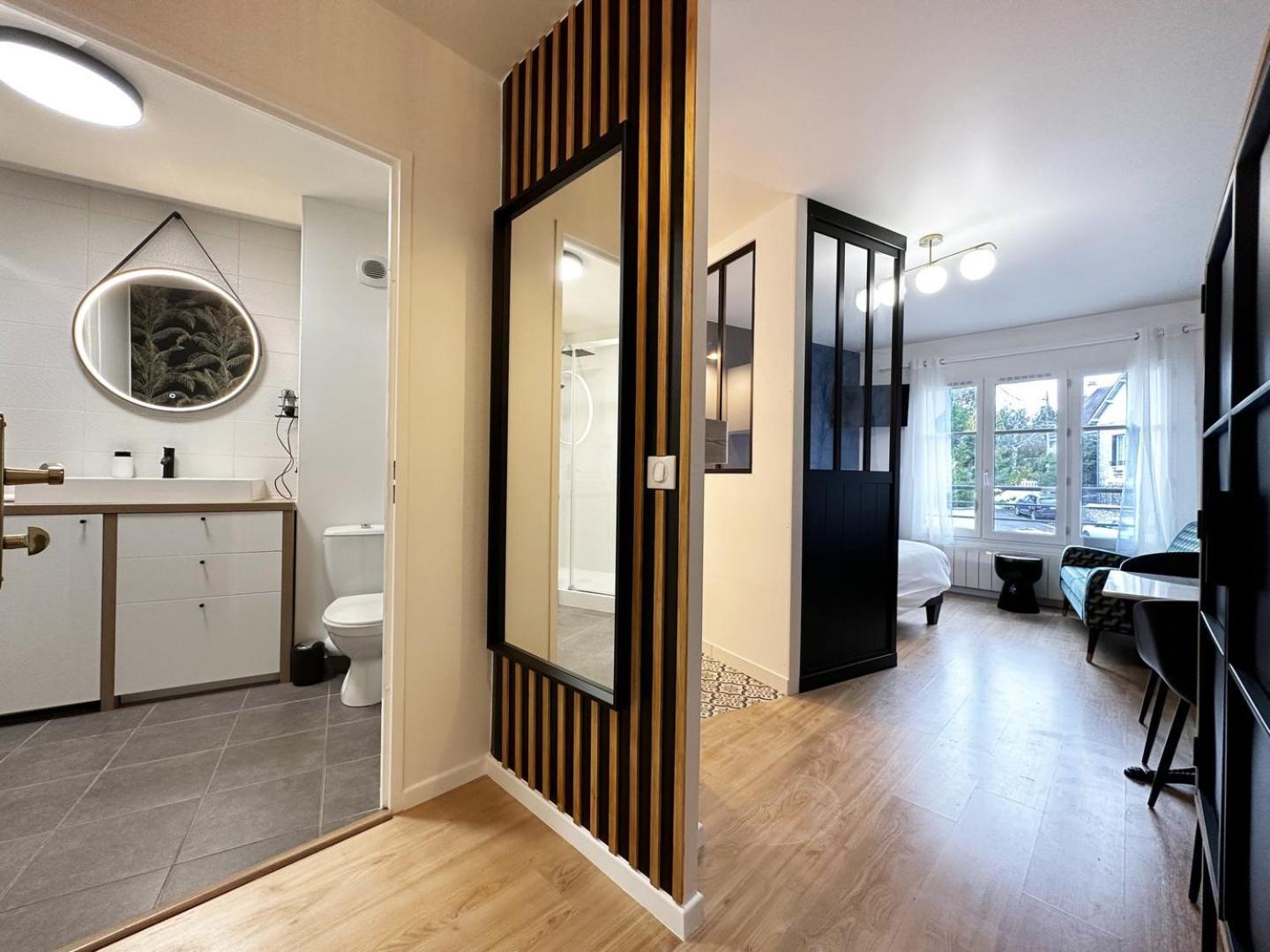 C Le 15 - Studio Cosy Avec Parking ชาร์ตร ภายนอก รูปภาพ