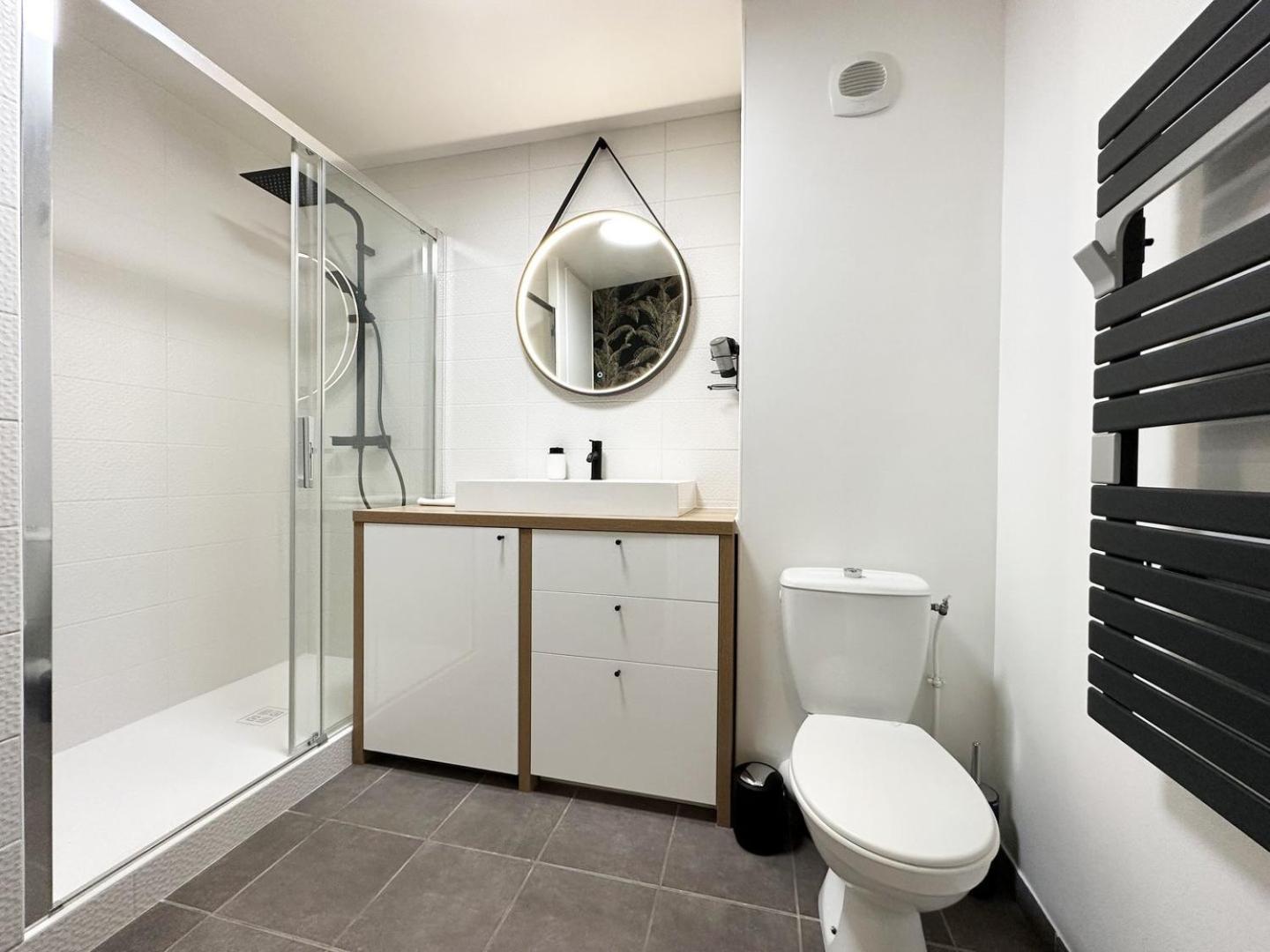 C Le 15 - Studio Cosy Avec Parking ชาร์ตร ภายนอก รูปภาพ
