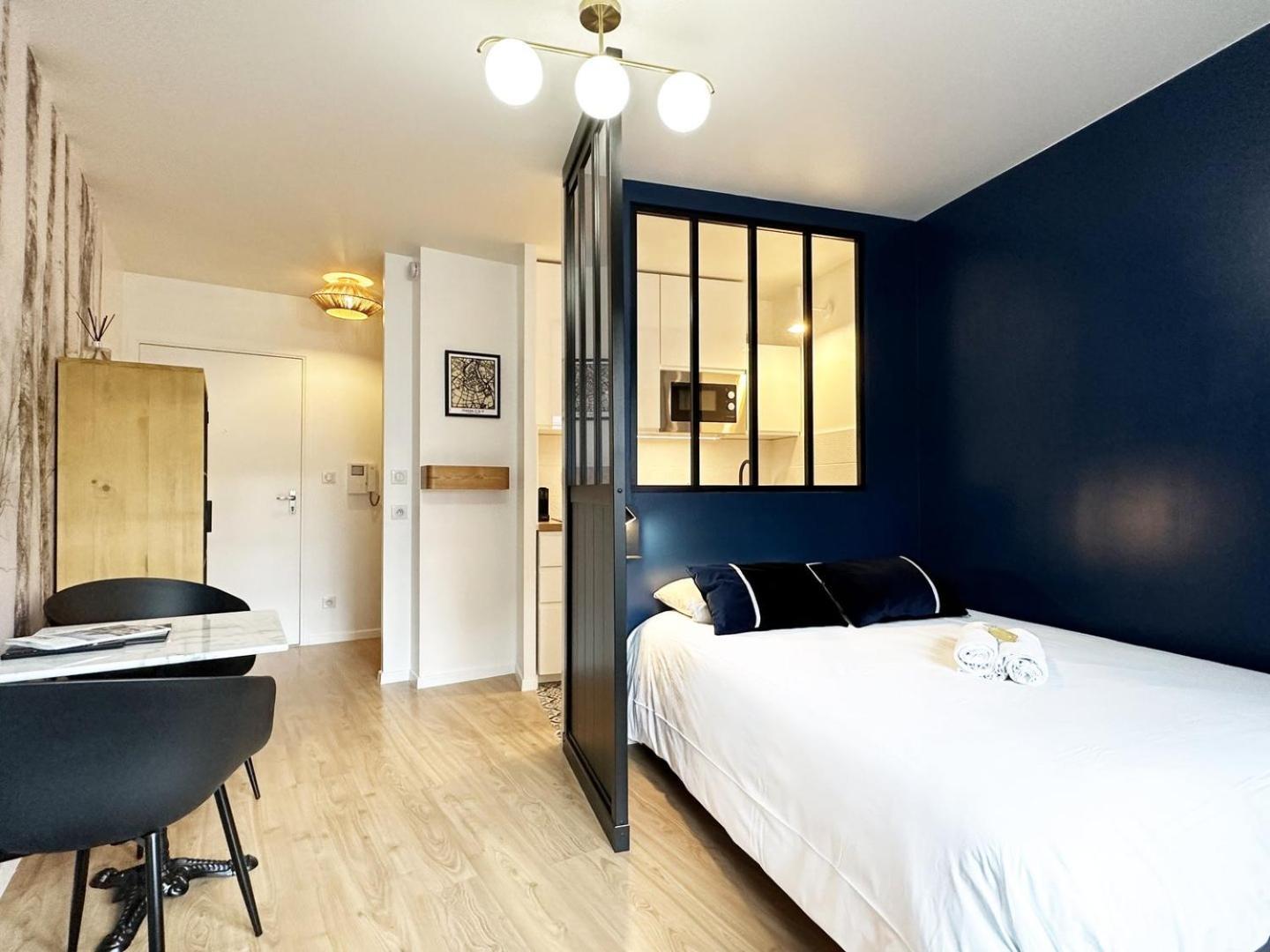 C Le 15 - Studio Cosy Avec Parking ชาร์ตร ภายนอก รูปภาพ